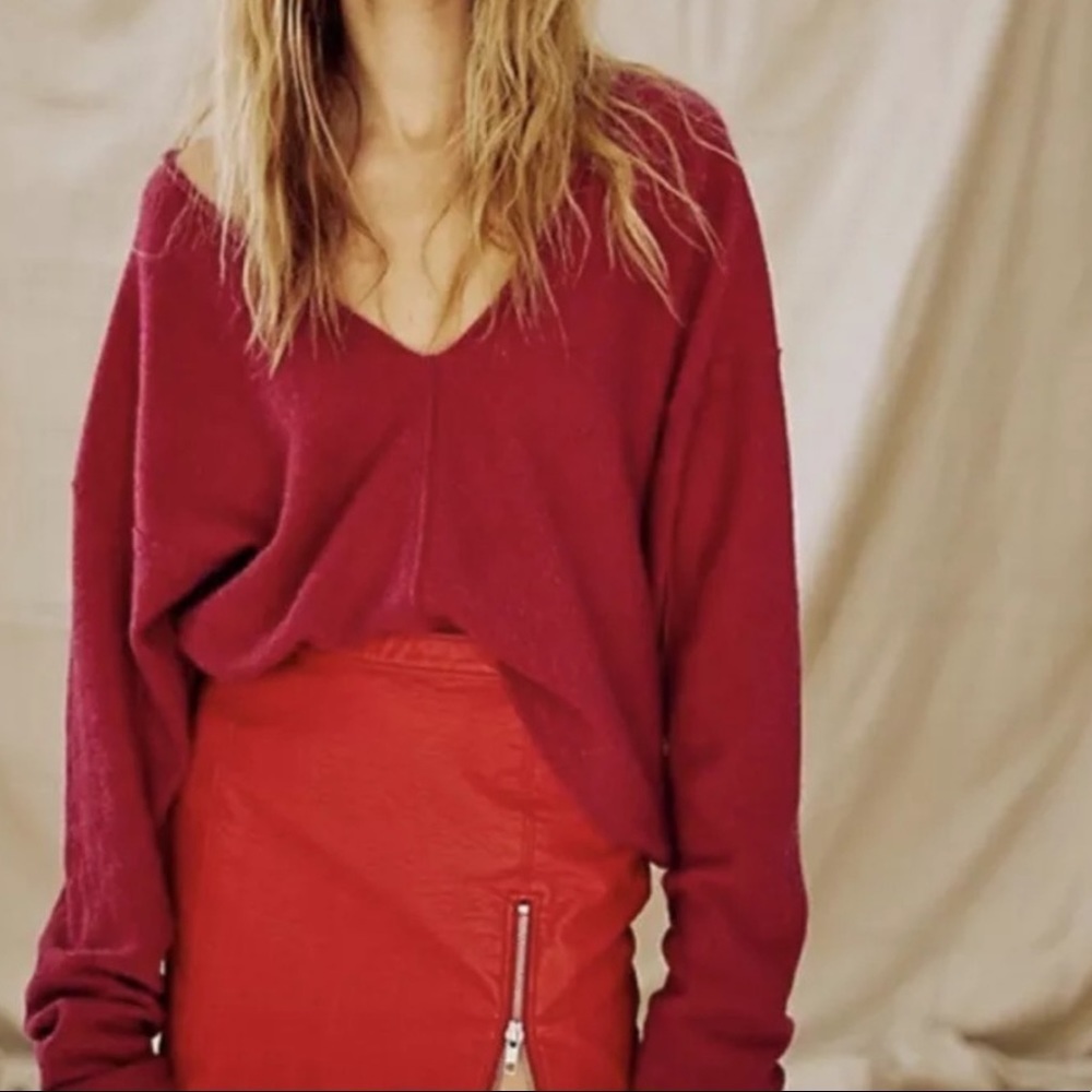 NWT Free People Solitaire Cashmere V Sweater in Magenta Pink size Large